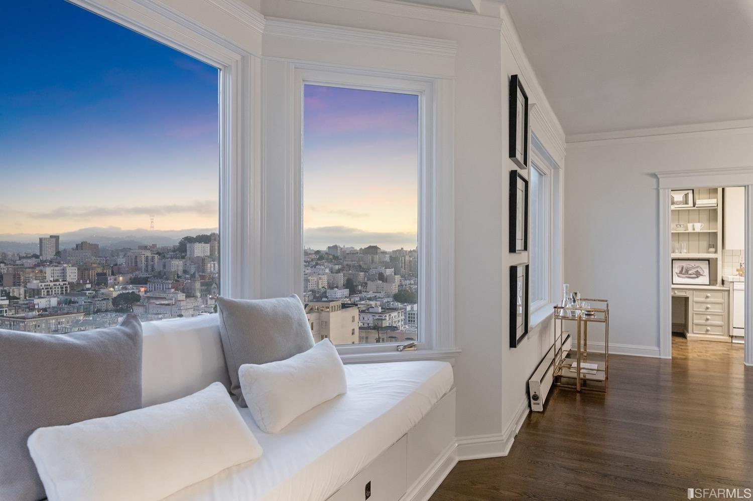 2111 Hyde Street, Unit 503 bay window interior view