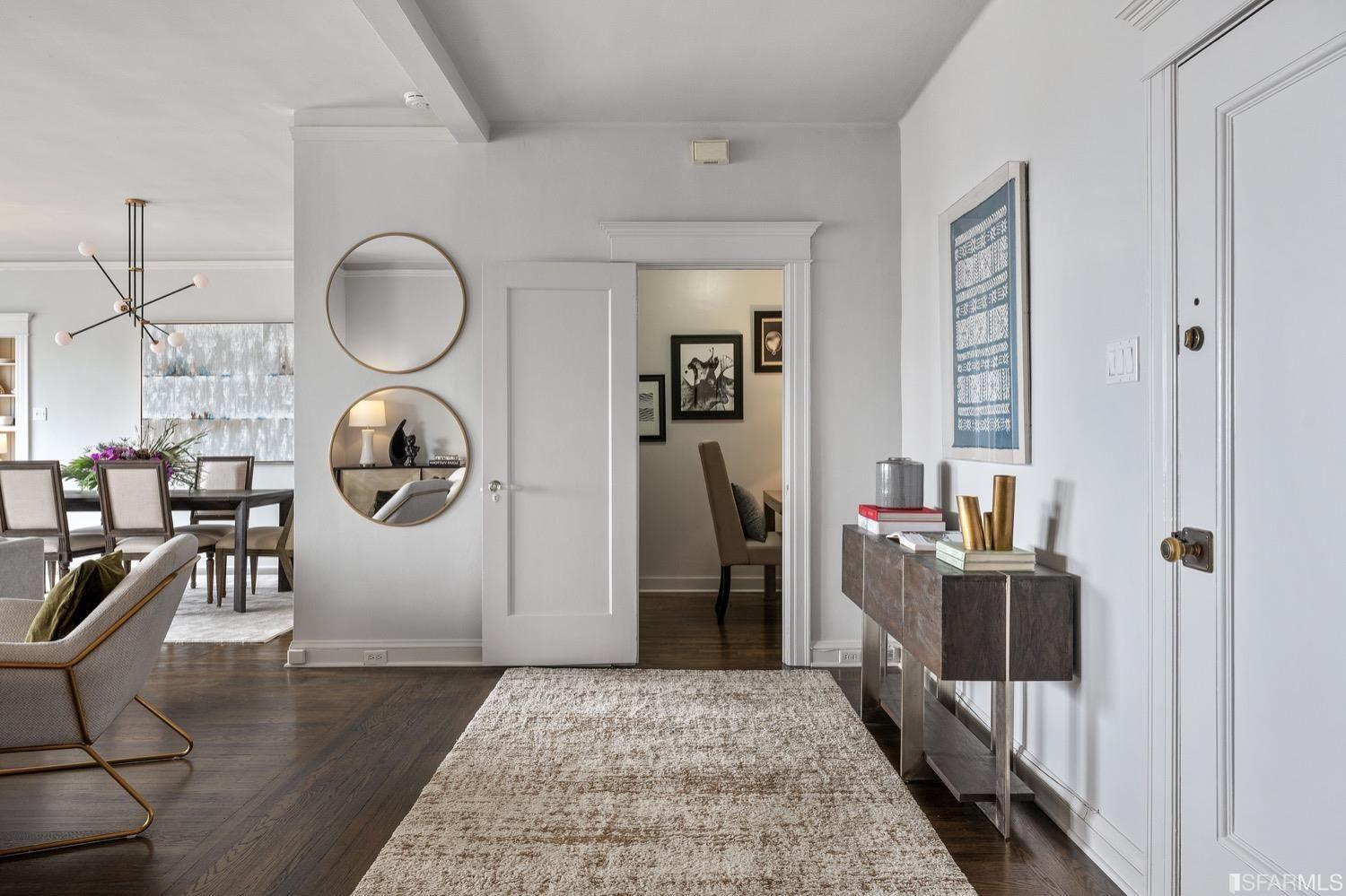 2111 Hyde Street, Unit 503 entryway interior