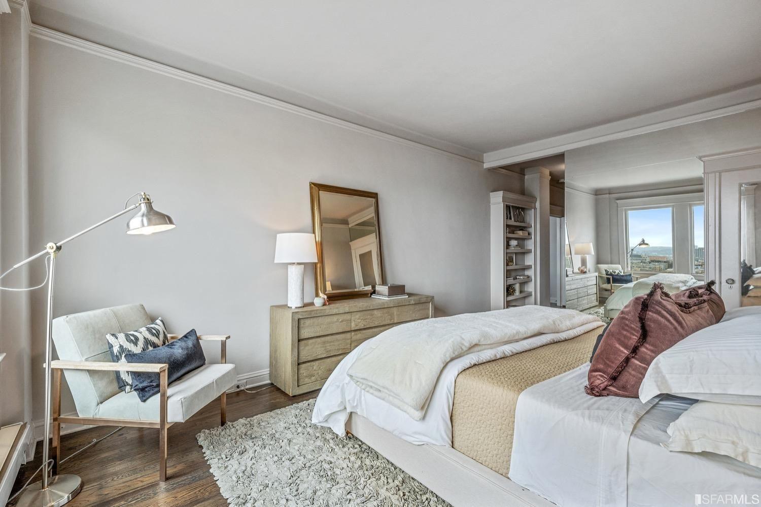 2111 Hyde Street, Unit 503 bedroom