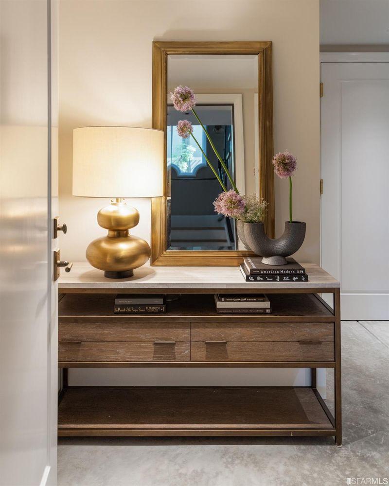 2545-2547 Lyon Street bathroom