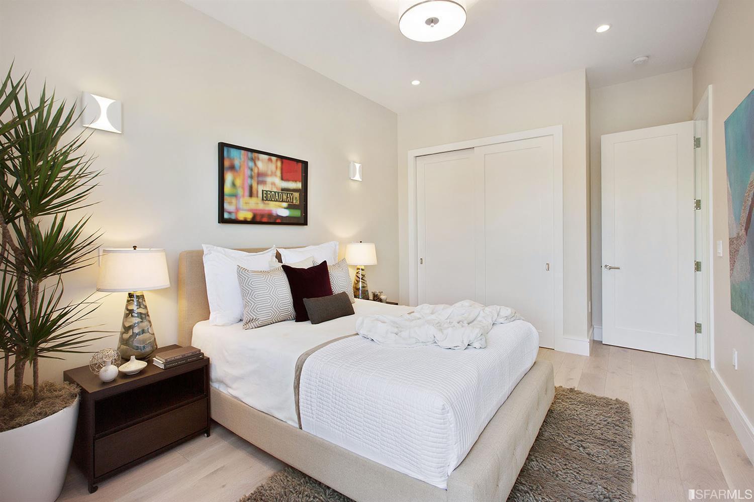 2829-2831 Baker St. Image #201