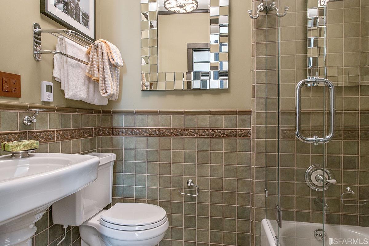 3223-3225 Gough St. Image #285