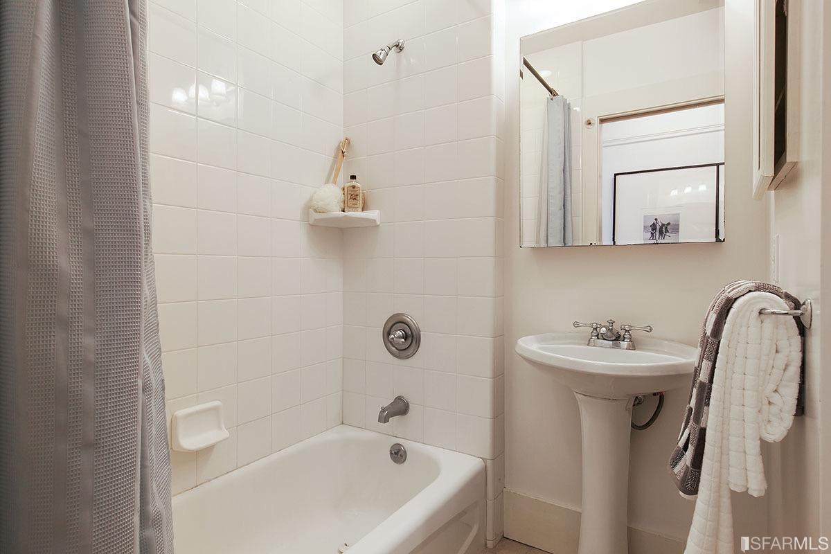 3219-3221 Gough St. Image #362