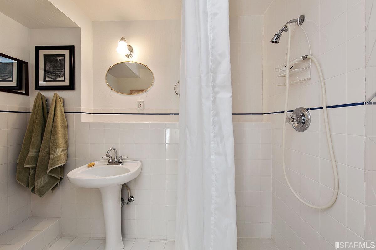 3219-3221 Gough St. Image #365