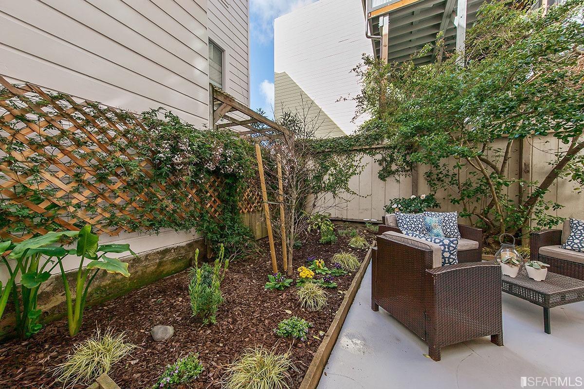 3219-3221 Gough St. Image #367