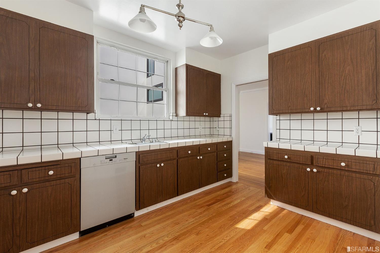 3233-3235 Steiner St. Image #471