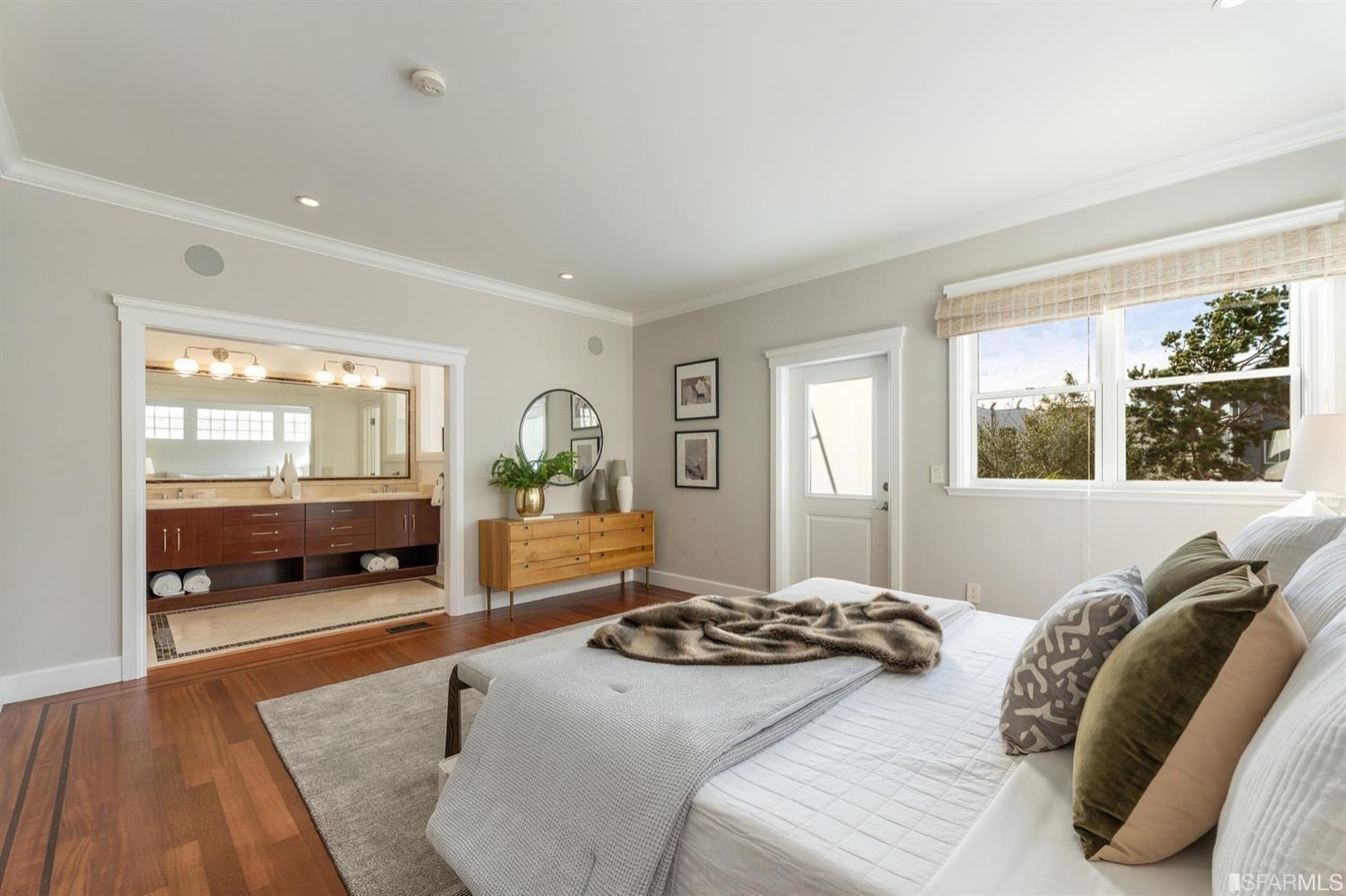 217-219 16th Avenue The master suite segues into the bath with two sinks. 