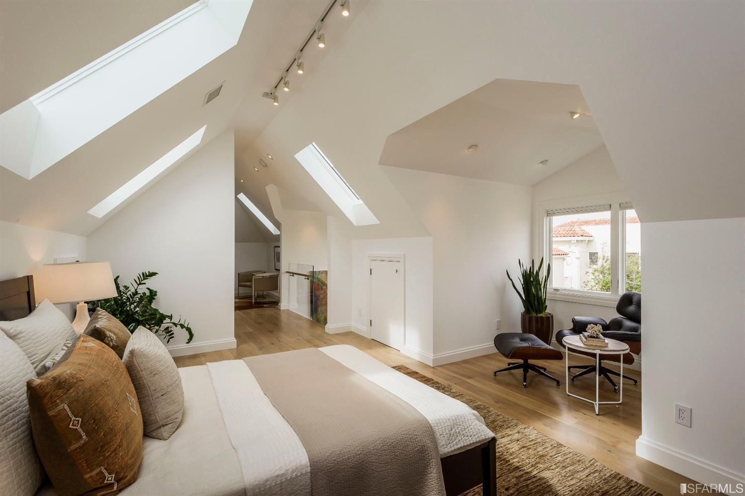 2740 Lake Street Image #656