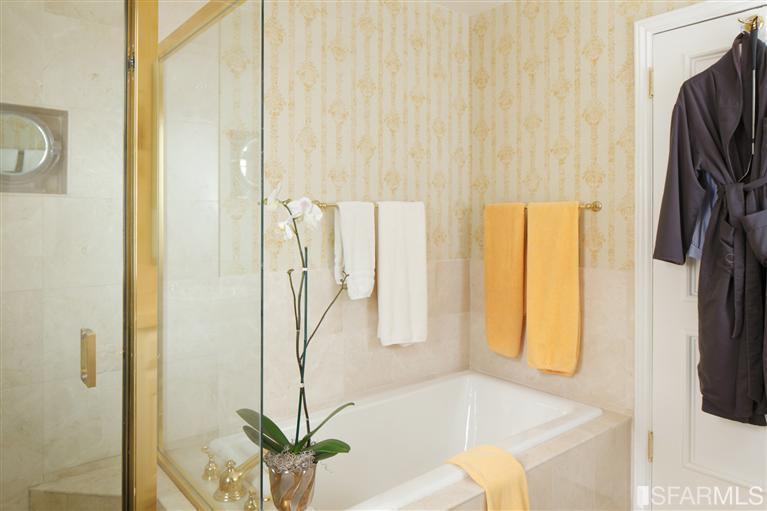 3919 Washington Street Image #9